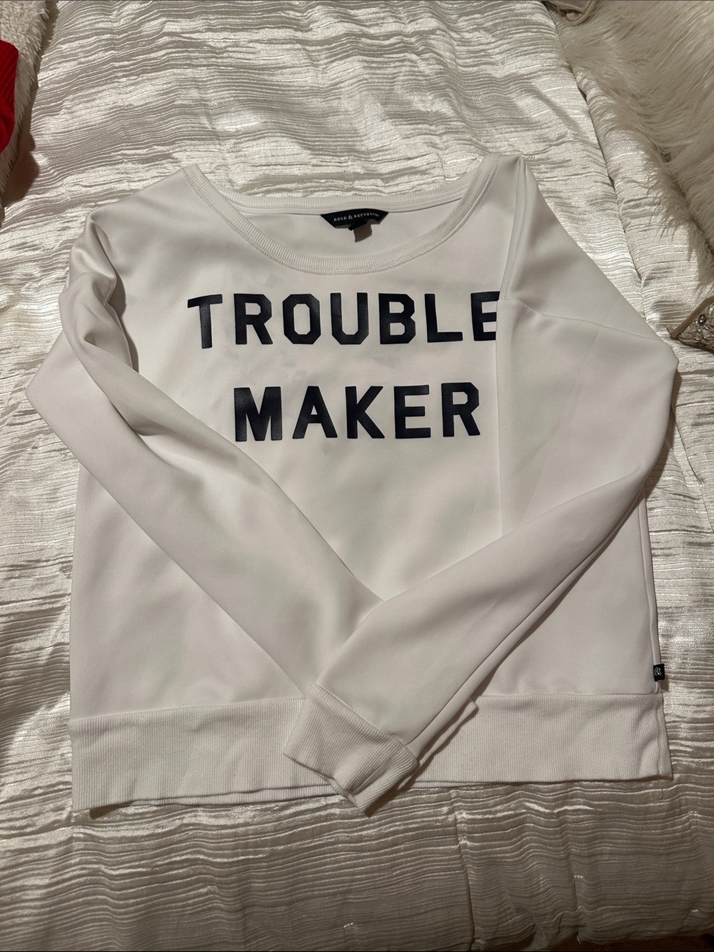 Rock & Republic White Sweatshirt (light weight) with Navy 'TROUBLE MAKER' sz Med